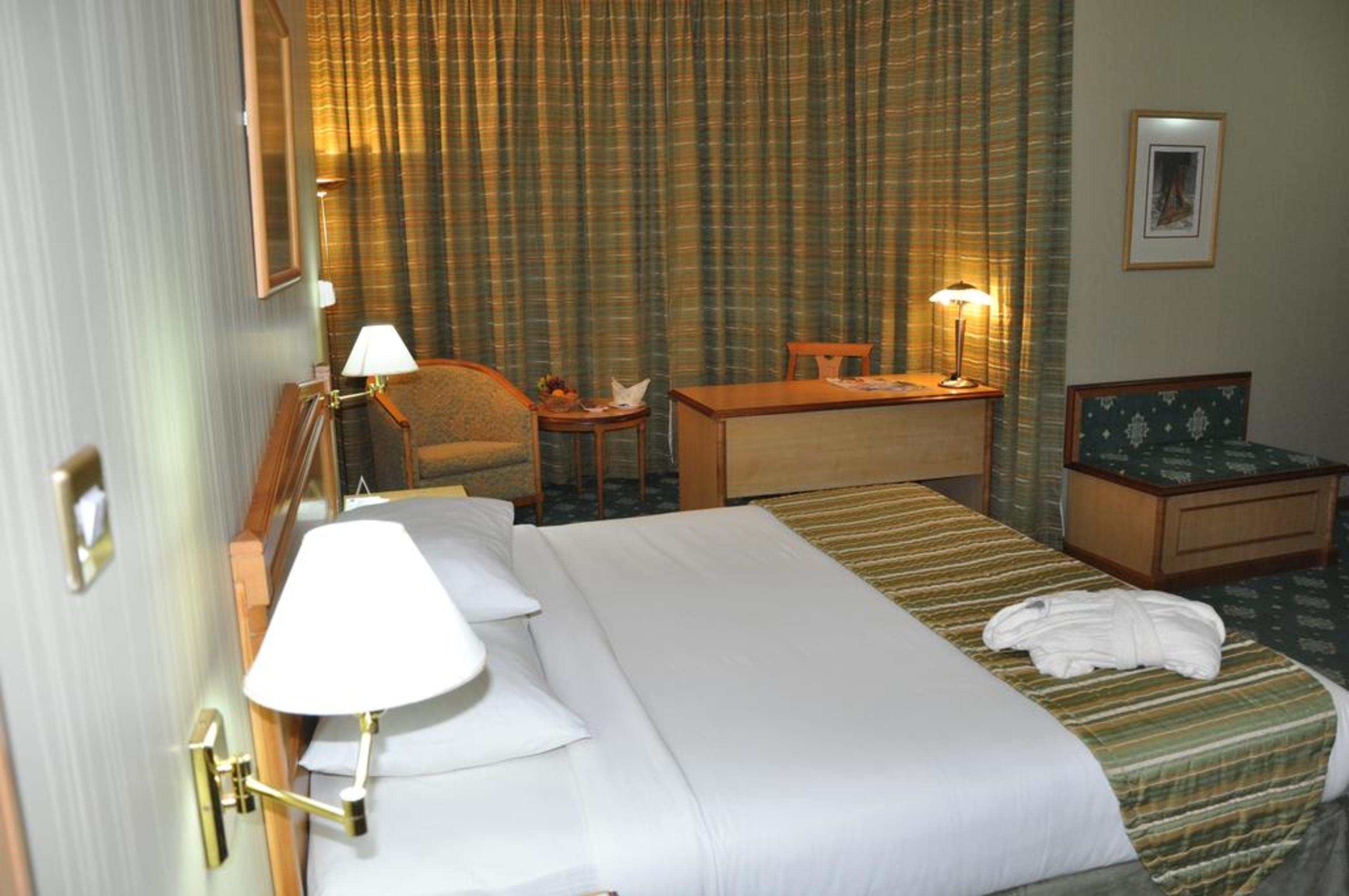 Grand Continental Hotel Abu Dhabi Eksteriør bilde
